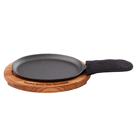 Cast iron sizzling pan set from the Wine Enthusiast.